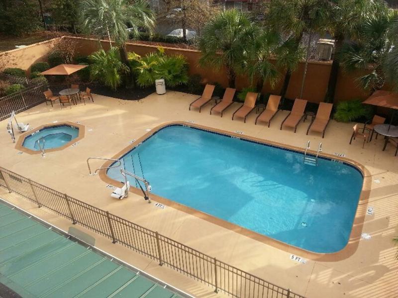 Courtyard By Marriott Valdosta Hotel Екстериор снимка