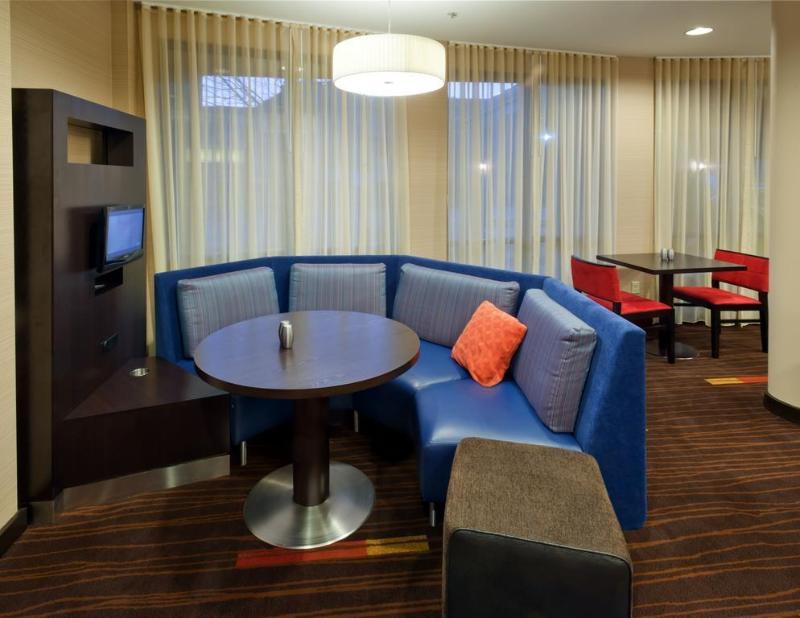 Courtyard By Marriott Valdosta Hotel Екстериор снимка