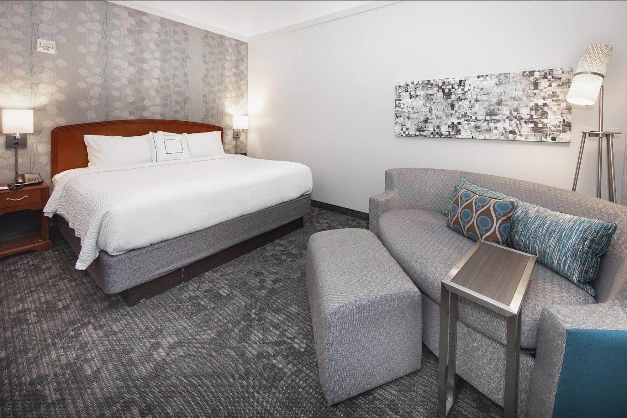 Courtyard By Marriott Valdosta Hotel Екстериор снимка