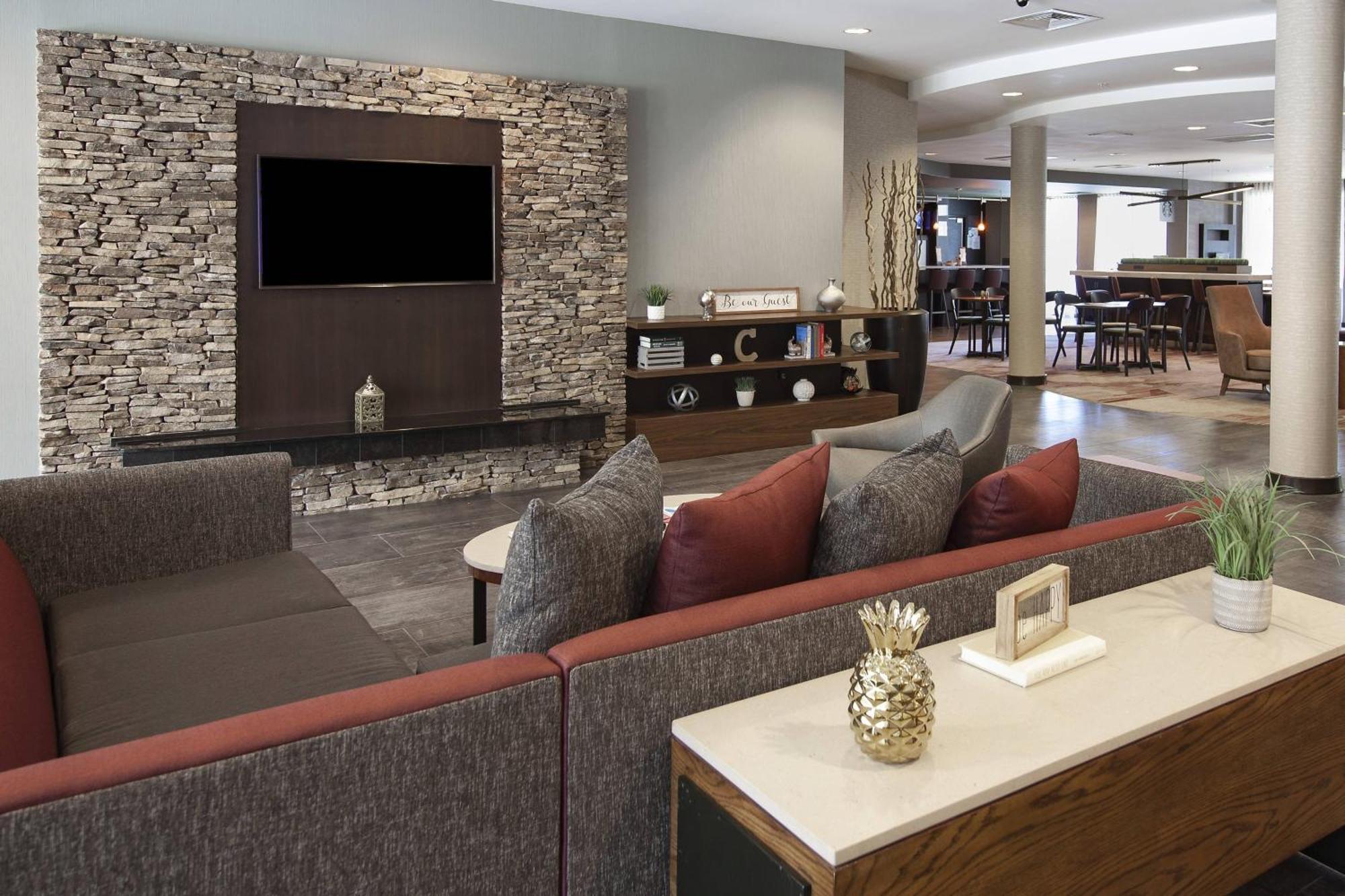 Courtyard By Marriott Valdosta Hotel Екстериор снимка
