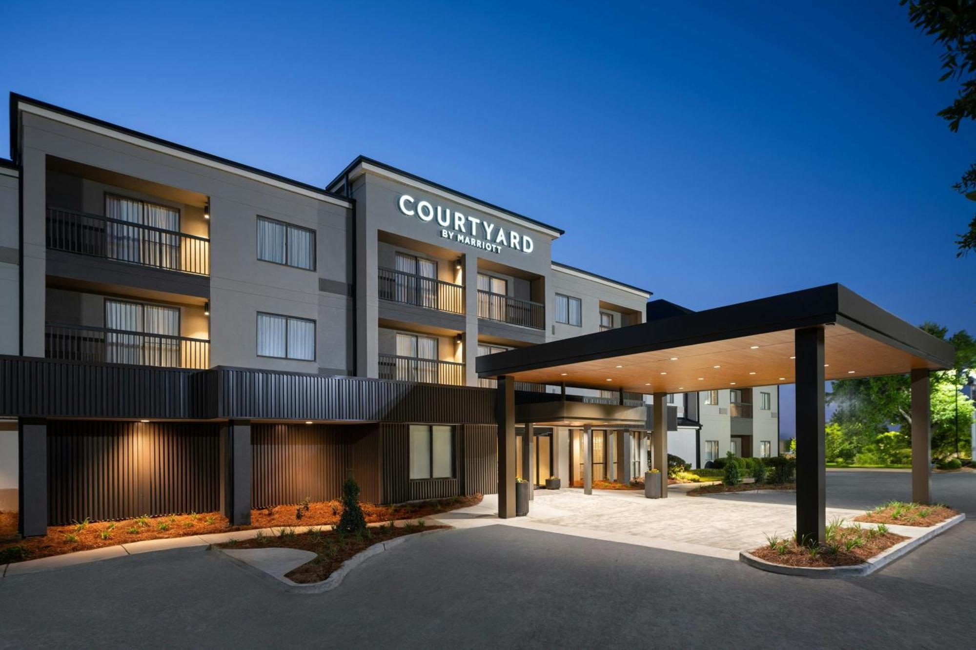 Courtyard By Marriott Valdosta Hotel Екстериор снимка