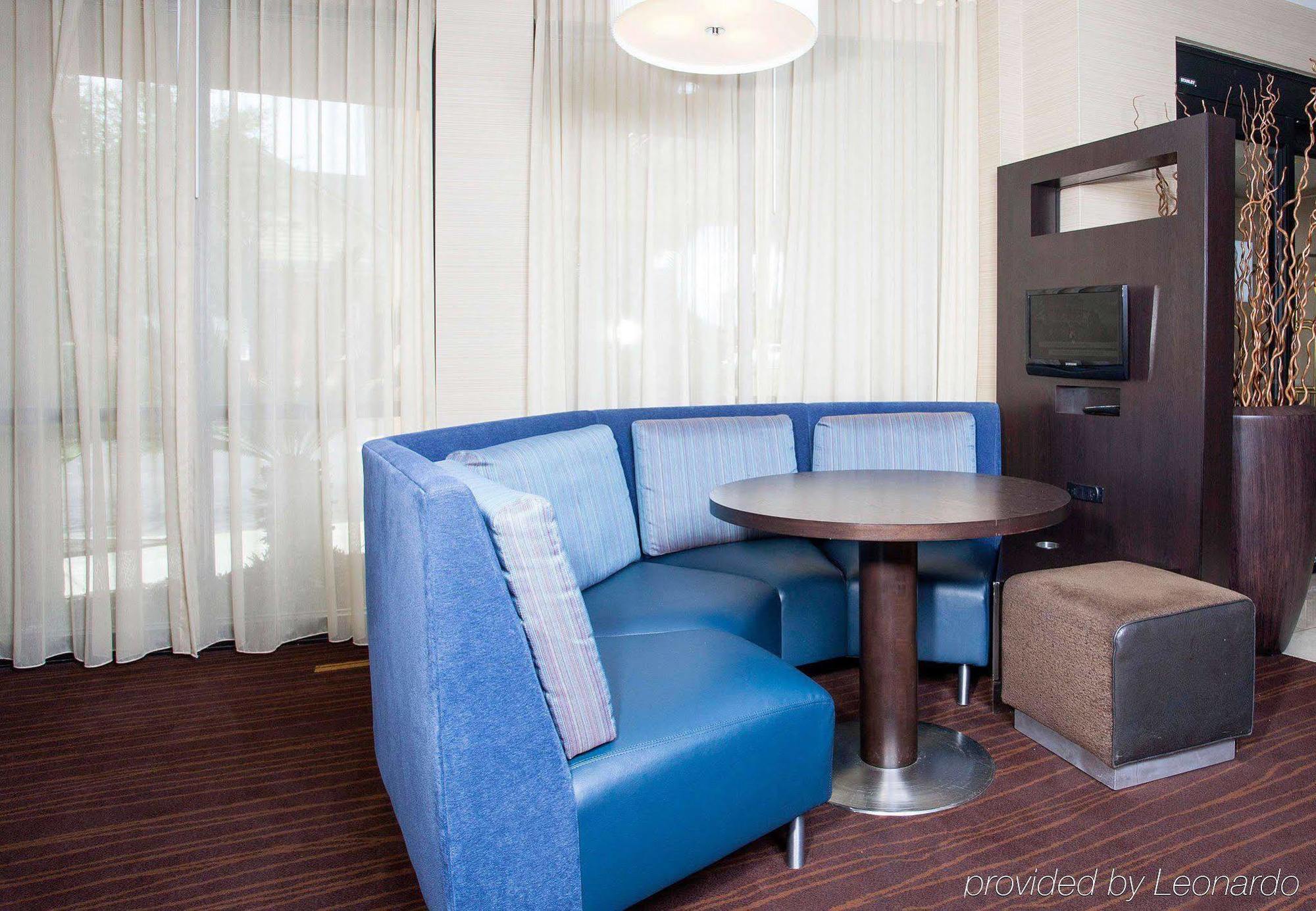 Courtyard By Marriott Valdosta Hotel Екстериор снимка