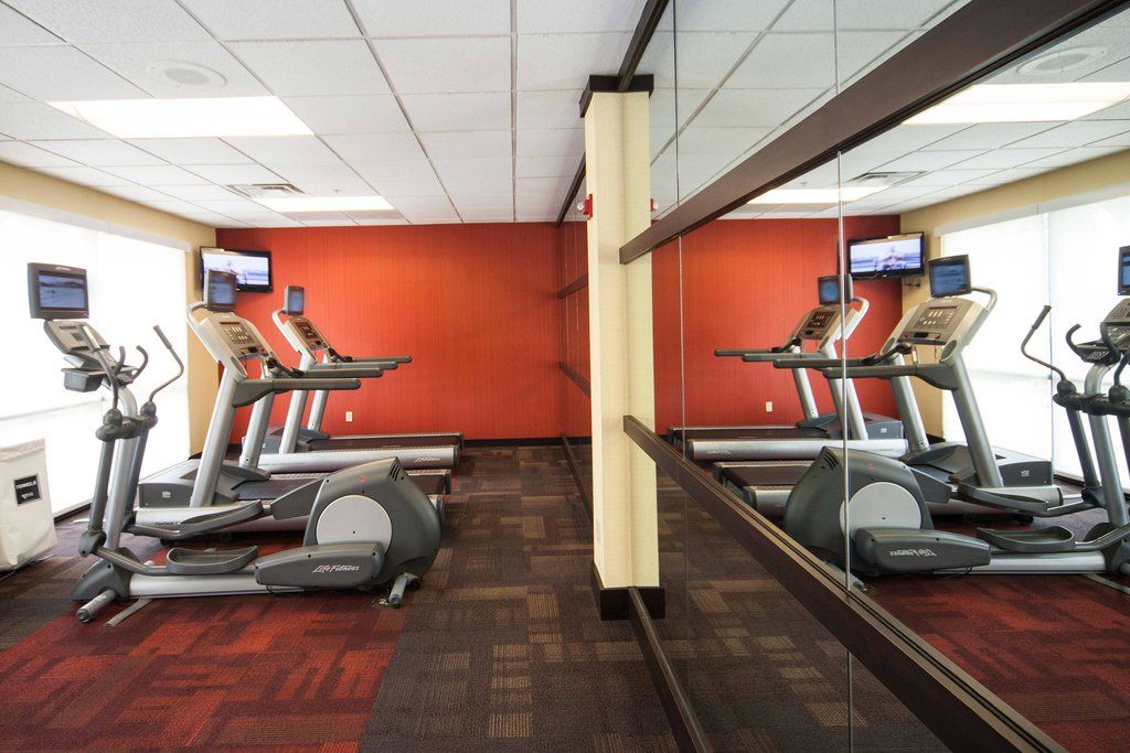 Courtyard By Marriott Valdosta Hotel Екстериор снимка