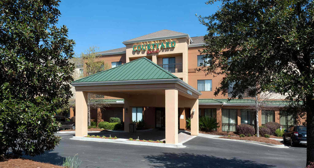 Courtyard By Marriott Valdosta Hotel Екстериор снимка